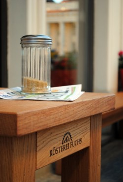 Kaffeerösterei: Tisch Kaffeerösterei: Tisch