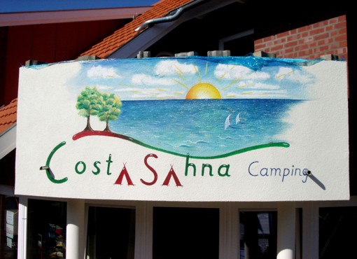 Fassadenmalerei: Sonne und Meer, Costa Sahna Camping Fassadenmalerei: Sonne und Meer, Costa Sahna Camping