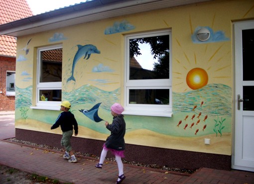 Fassadenmalerei: Tiere der Meere, Kita Bussibär